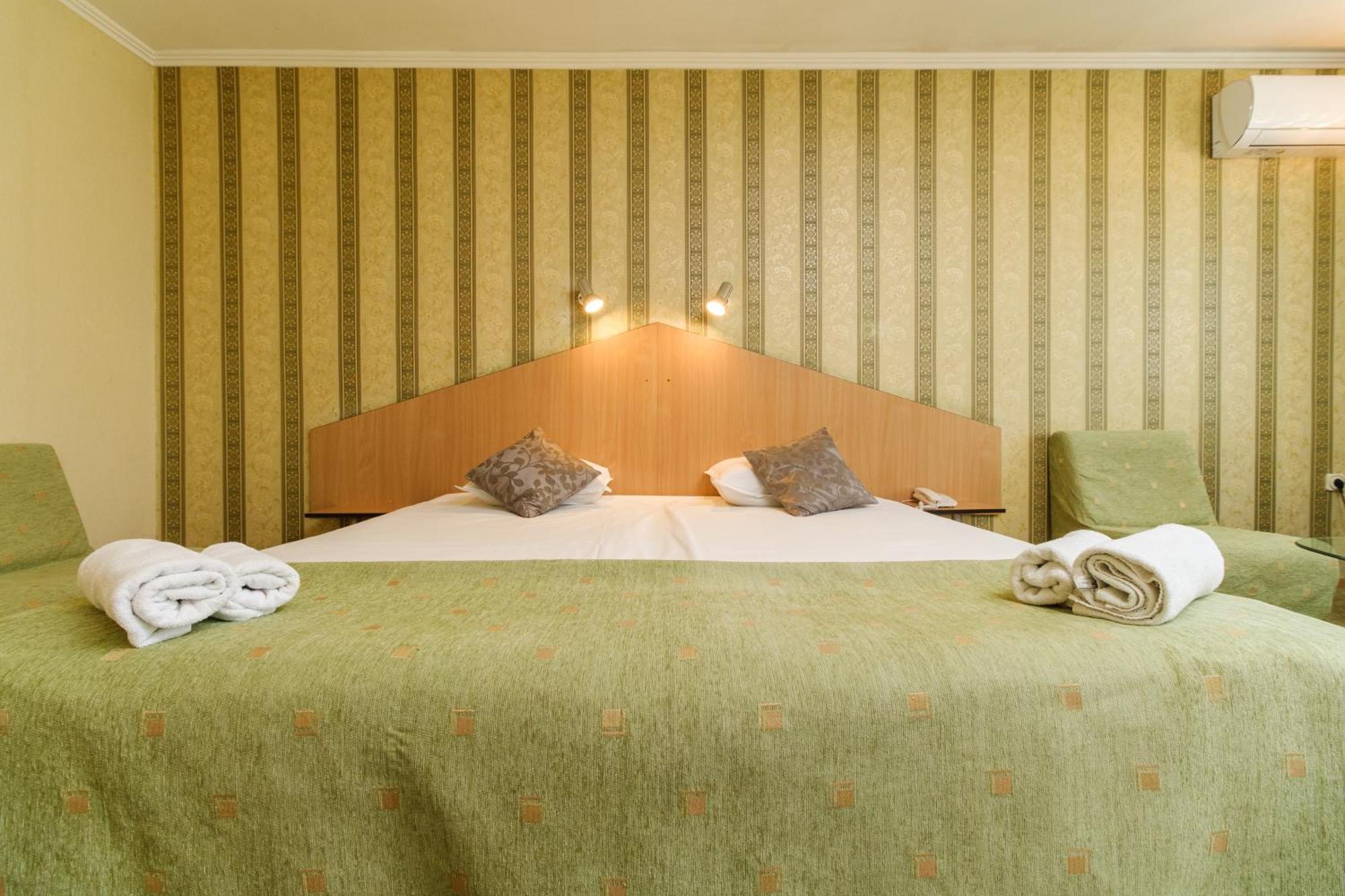 Noviz Hotel Plovdiv Esterno foto