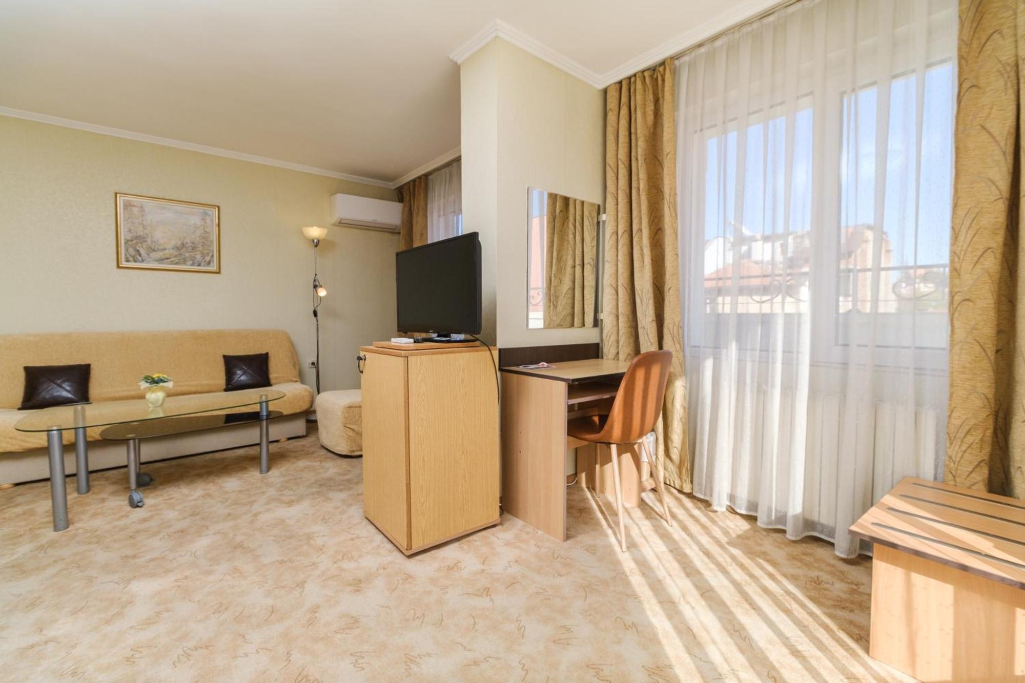 Noviz Hotel Plovdiv Esterno foto