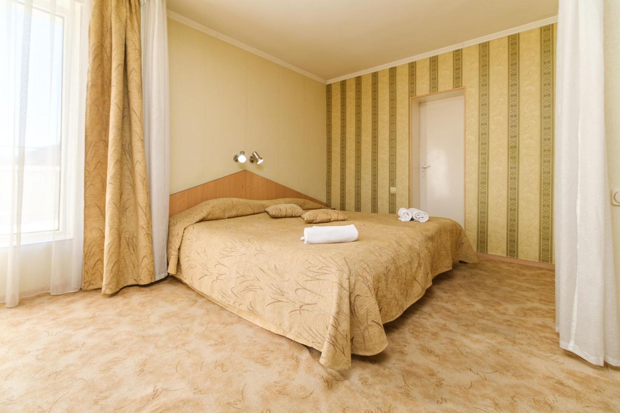 Noviz Hotel Plovdiv Esterno foto